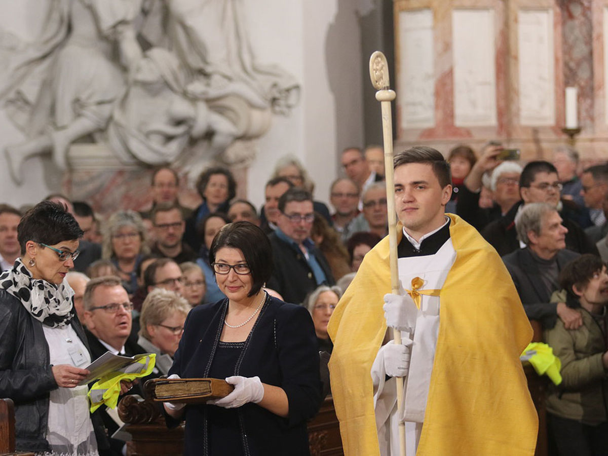 Bischof Dr. Michael Gerber feierlich in sein Amt als Bischof von Fulda eingeführt